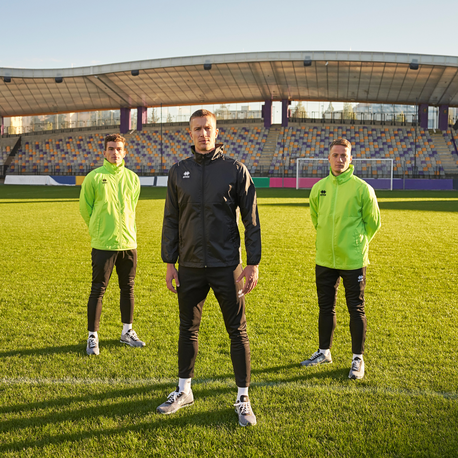 Errea rain jacket pressing - Main Image